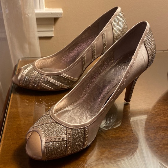 Adrian Papell size 9.5 formal shoes - Picture 1 of 1